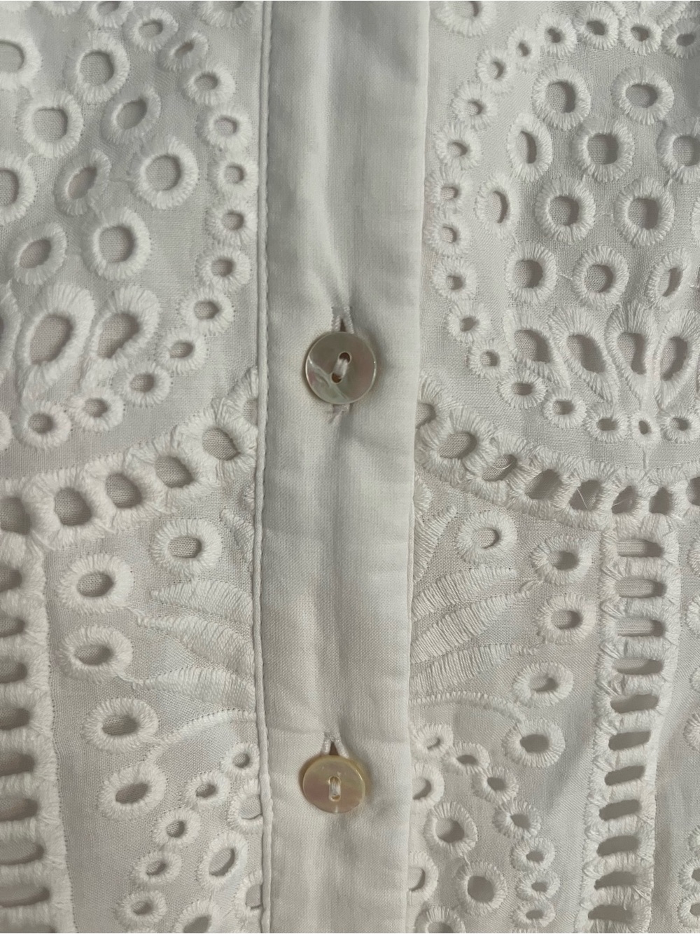Lilly Pulitzer Xylia Dress in Resort White Pineapple Tile Eyelet, size 6 - Picture 3 of 6